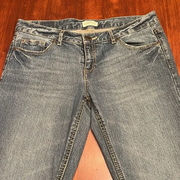 Aeropostale Hailey Flare Jeans size 10 - Picture 2 of 10